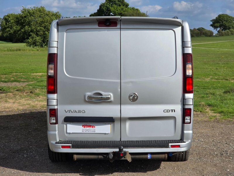 VAUXHALL VIVARO