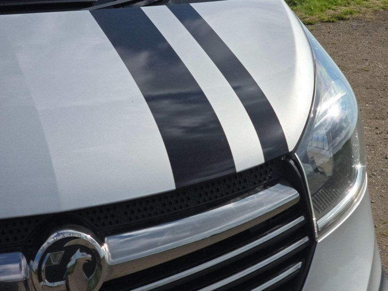 VAUXHALL VIVARO