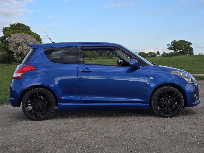 SUZUKI SWIFT